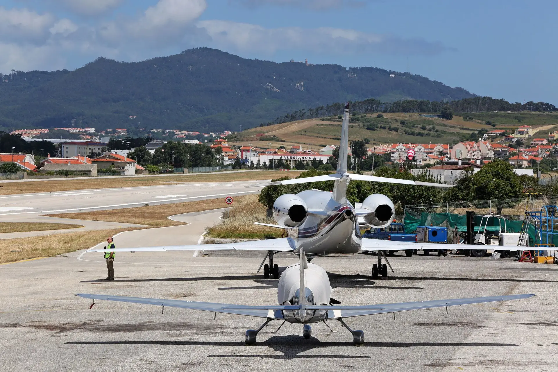 Tires quer assumir-se como o centro  da aviação executiva  da zona de Lisboa  