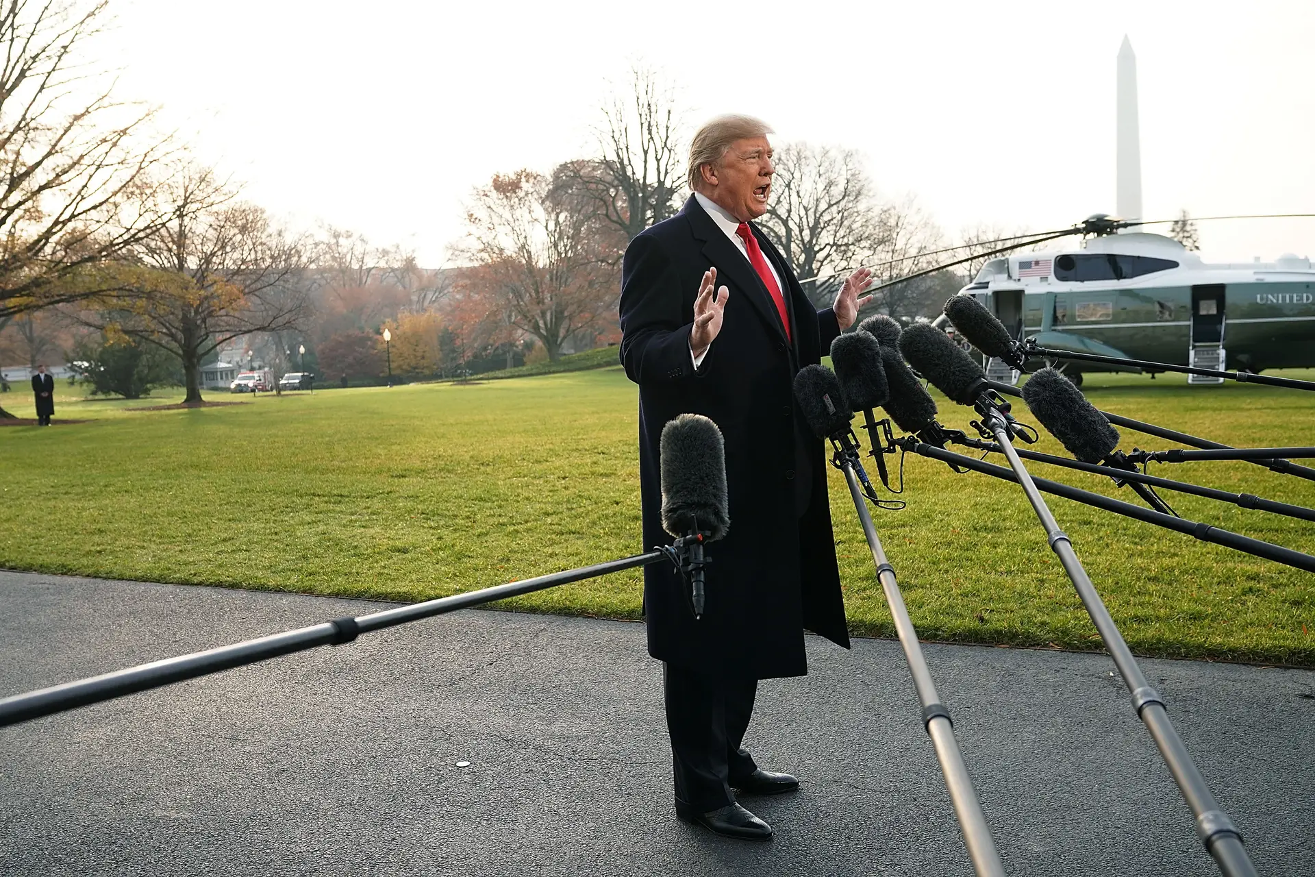 Adensa-se o braço de ferro entre a administração Trump e o FBI