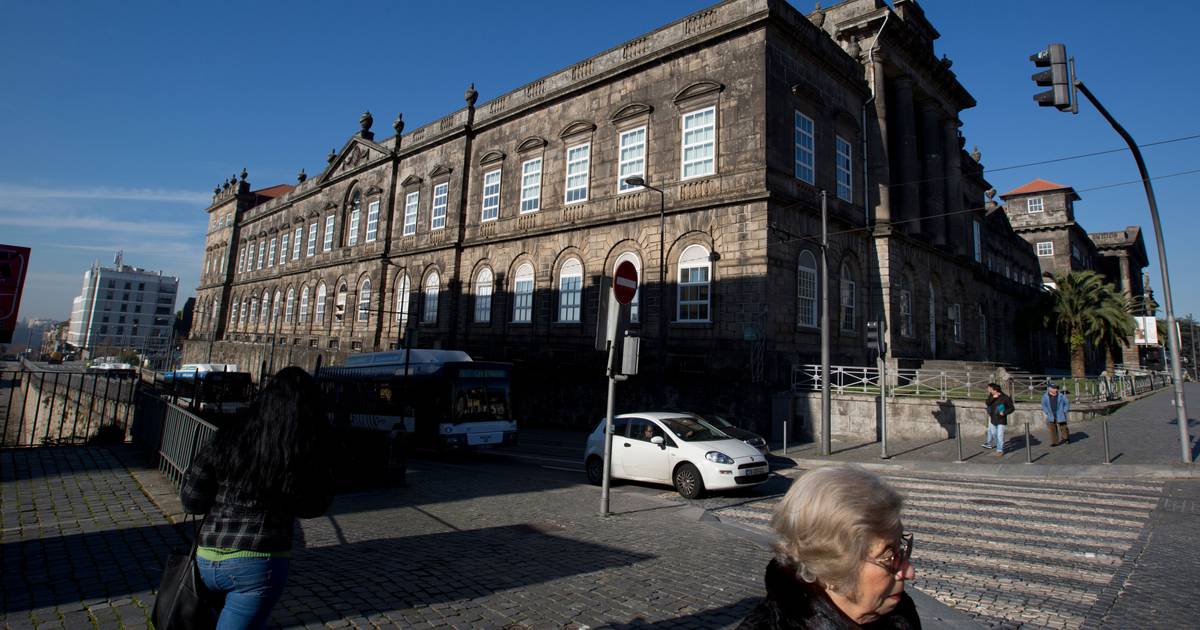 Santo António Hospital targeted by PJ searches over suspected irregular construction work