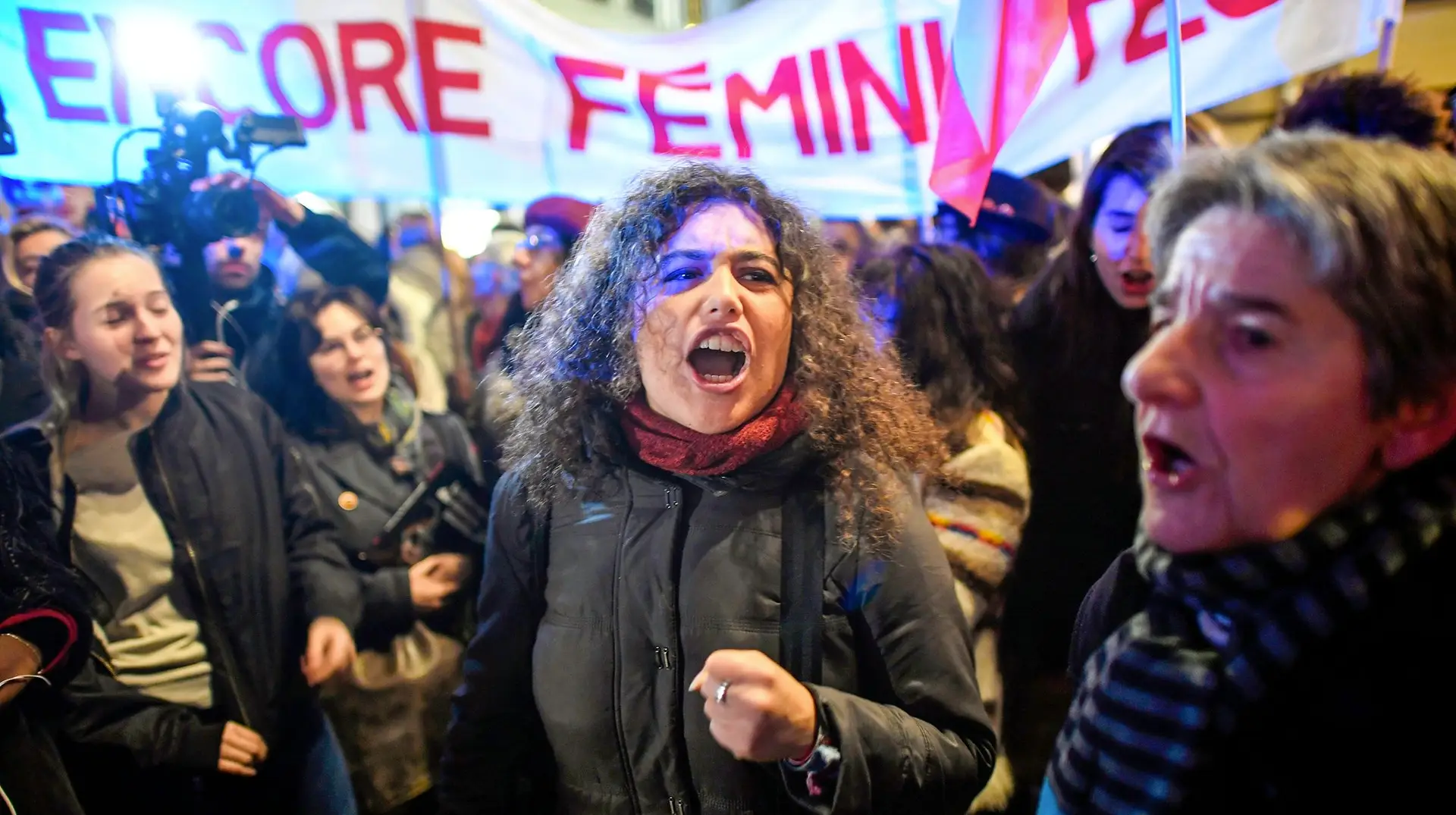 Sexo consentido é a partir de que idade? Em Portugal é aos 14 anos, em França vai haver este mês nova lei foto