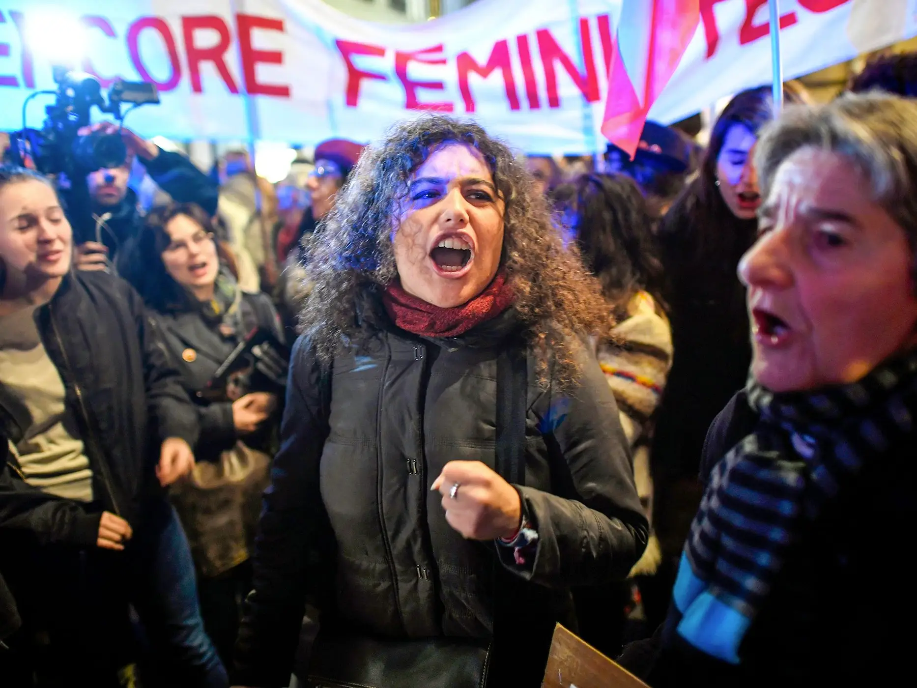 Sexo consentido é a partir de que idade? Em Portugal é aos 14 anos, em França vai haver este mês nova lei foto