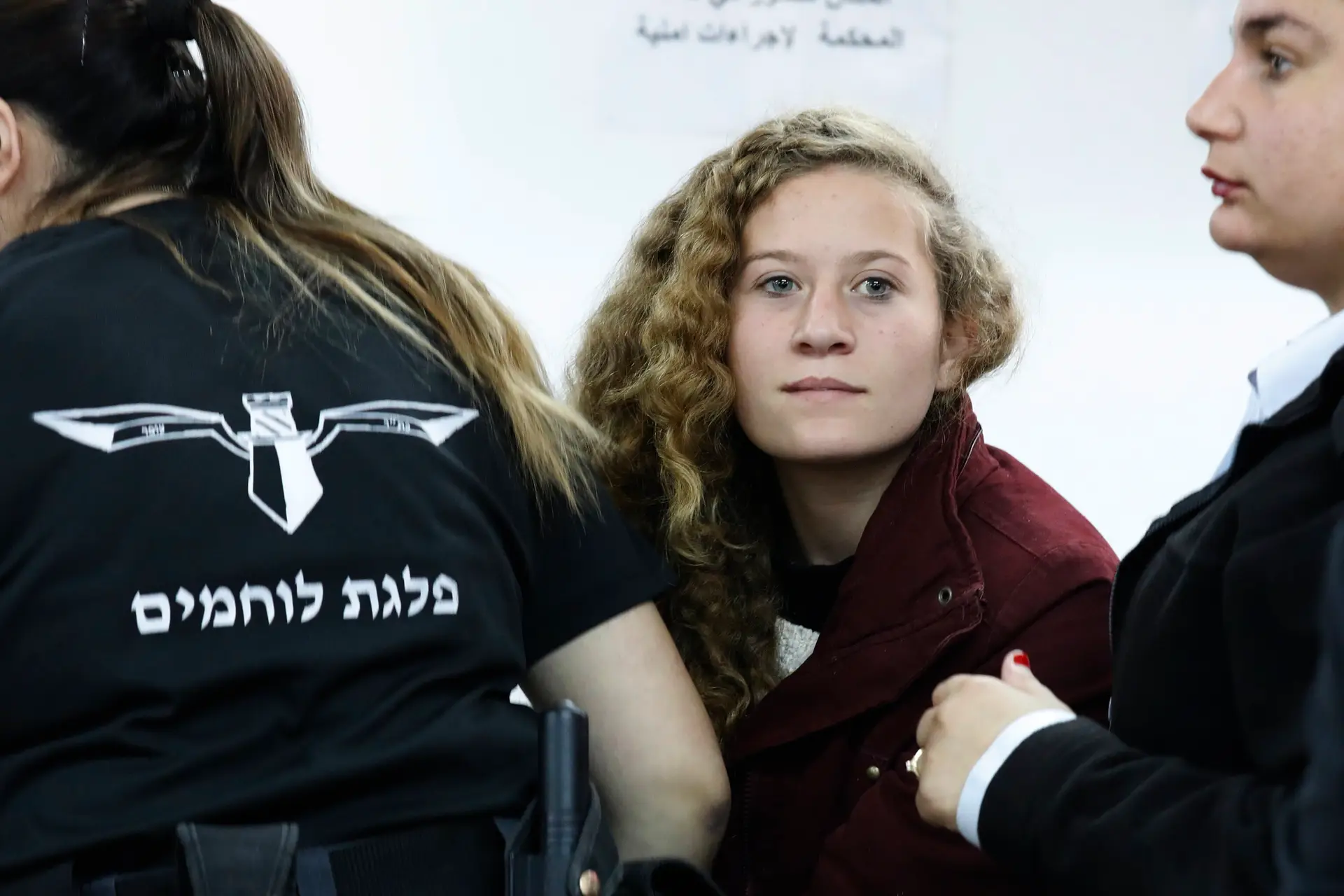Quem é Ahed Tamim, a ativista palestiniana de 22 anos presa pelo exército israelita por causa de uma suposta mensagem nas redes sociais