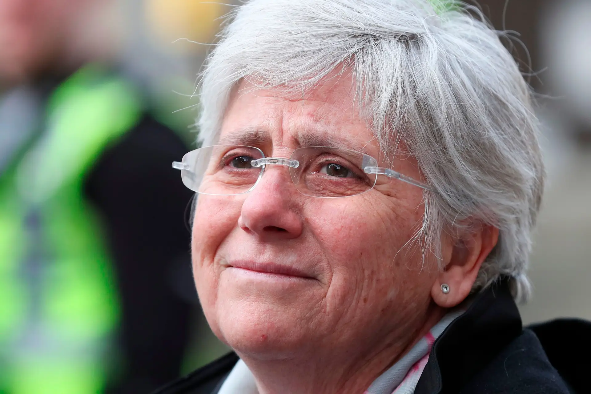 Eurodeputada independentista catalã Clara Ponsatí detida e libertada em Barcelona após interrogatório