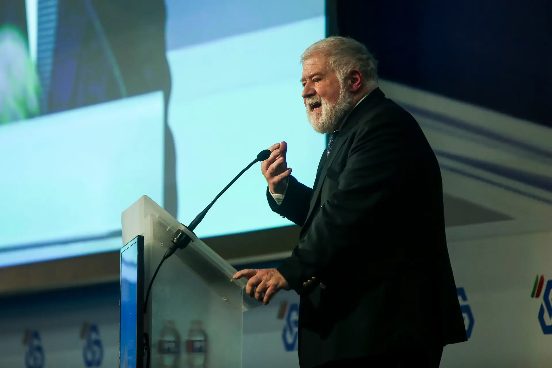 O antigo ministro da Economia não se furtou a criticar os números mais recentes, elogiados de forma "hiperbólica"