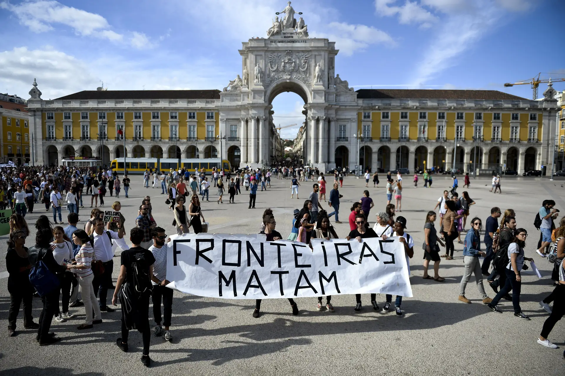 Uma vez que melhorar as políticas de imigração e êxodo no país?