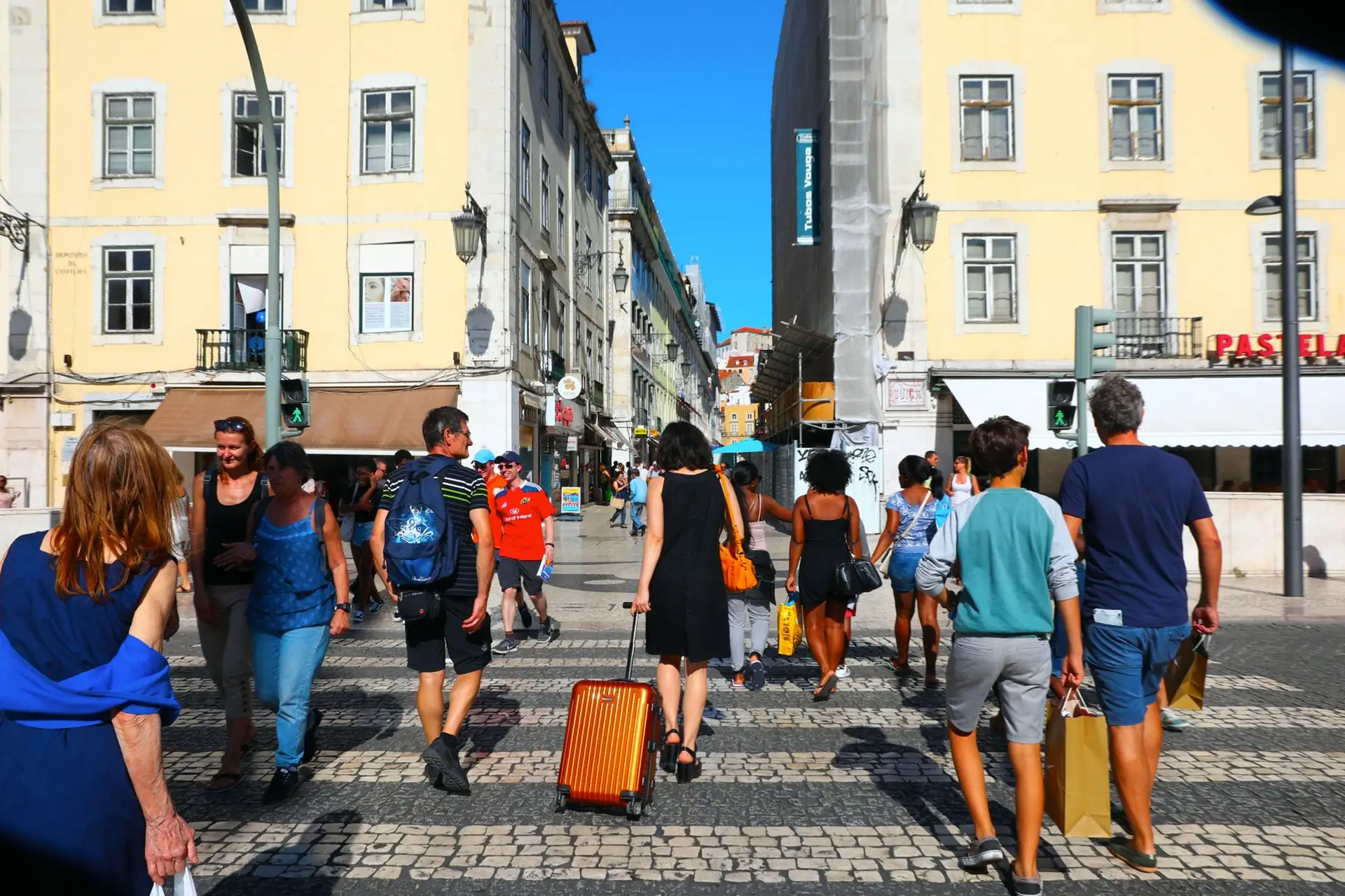 Número de estrangeiros a viver em Portugal aumentou 83% nos últimos 18 meses