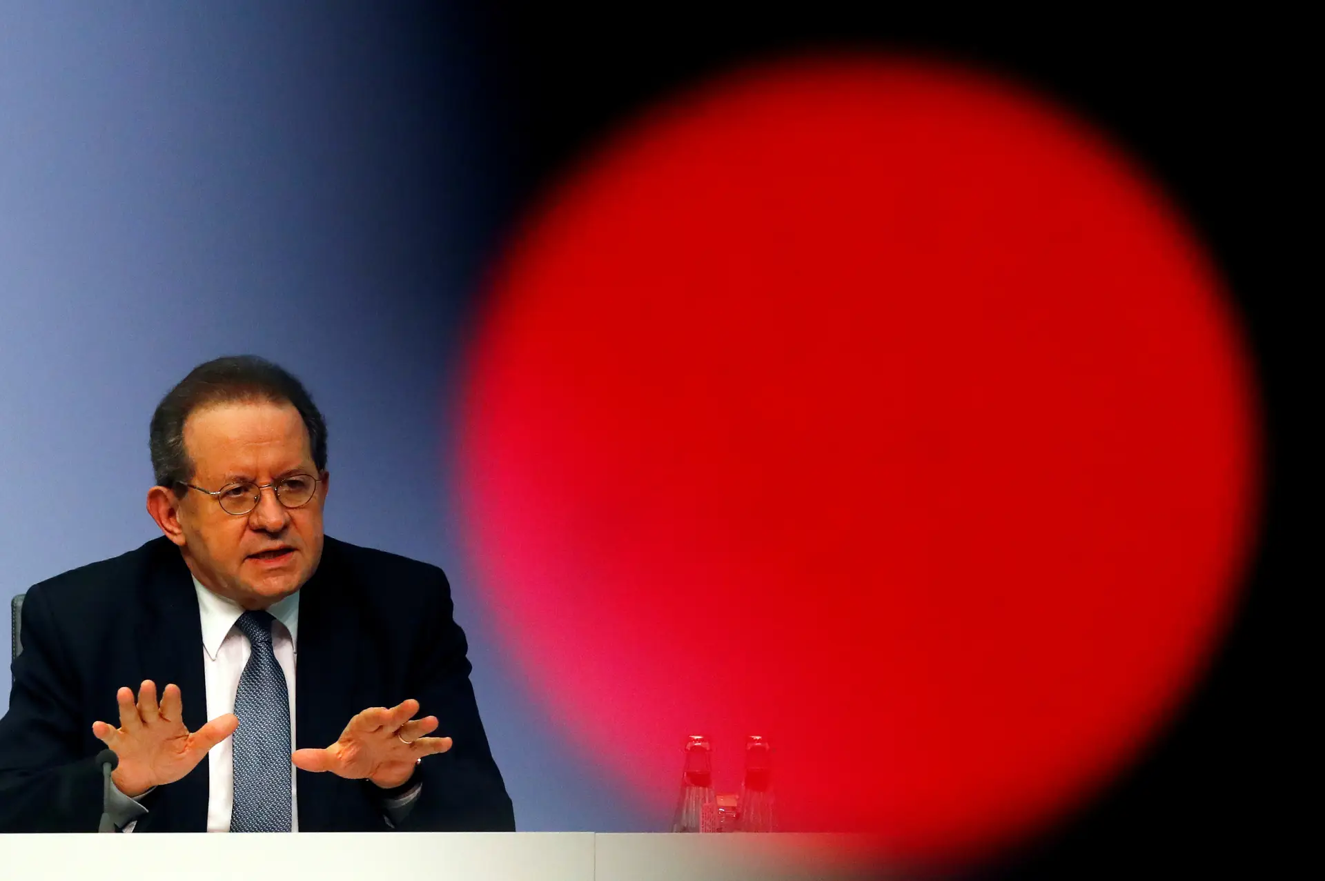 Nova reviravolta: Constâncio garante que não esteve na reunião que aprovou Berardo no BCP