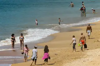 Duas praias de Albufeira fechadas a banhos devido à sujidade da água