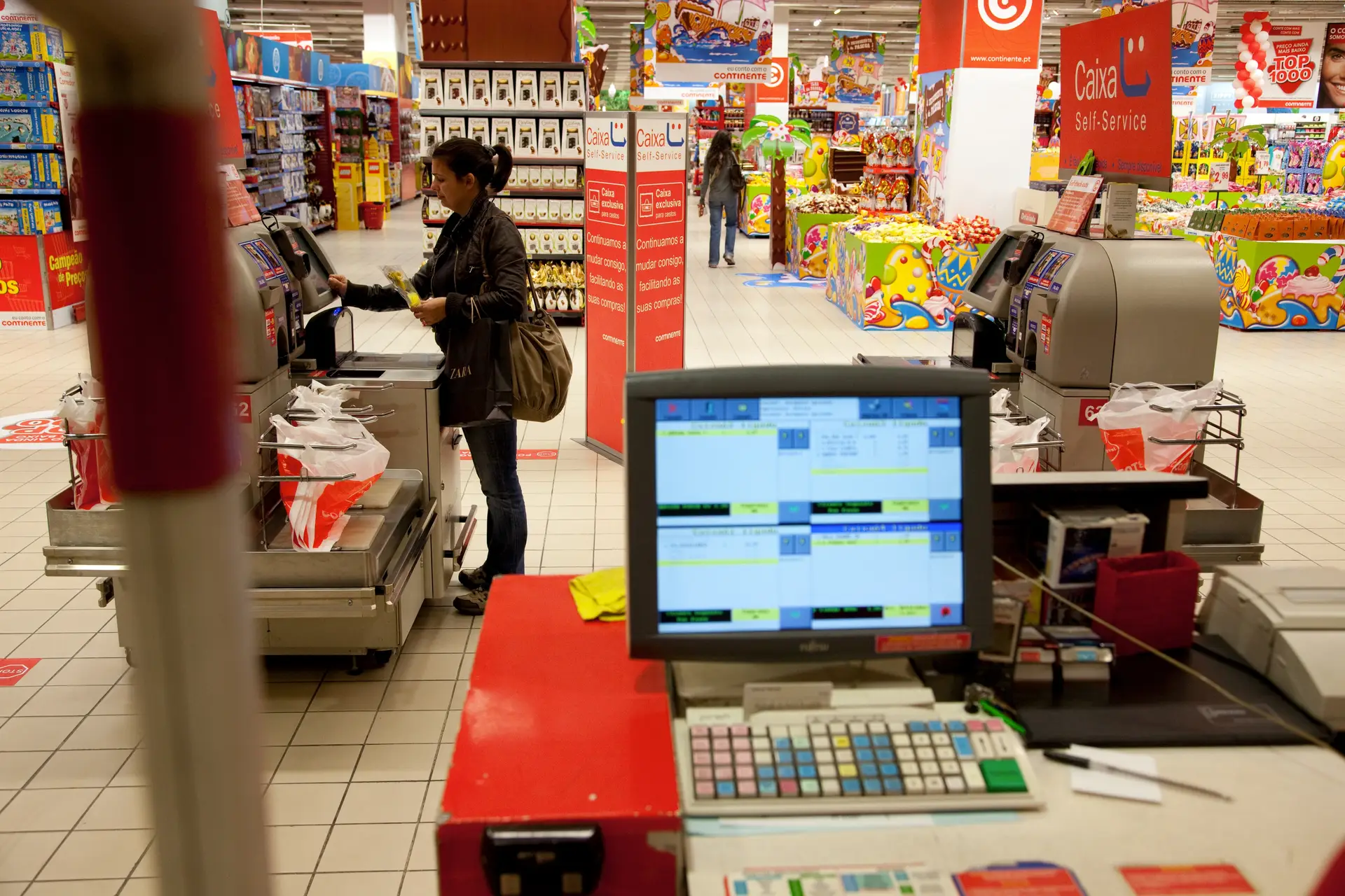 “Ainda bem que o bispo do Porto está do nosso lado”. Sindicatos querem supermercados e centros comerciais fechados ao domingo