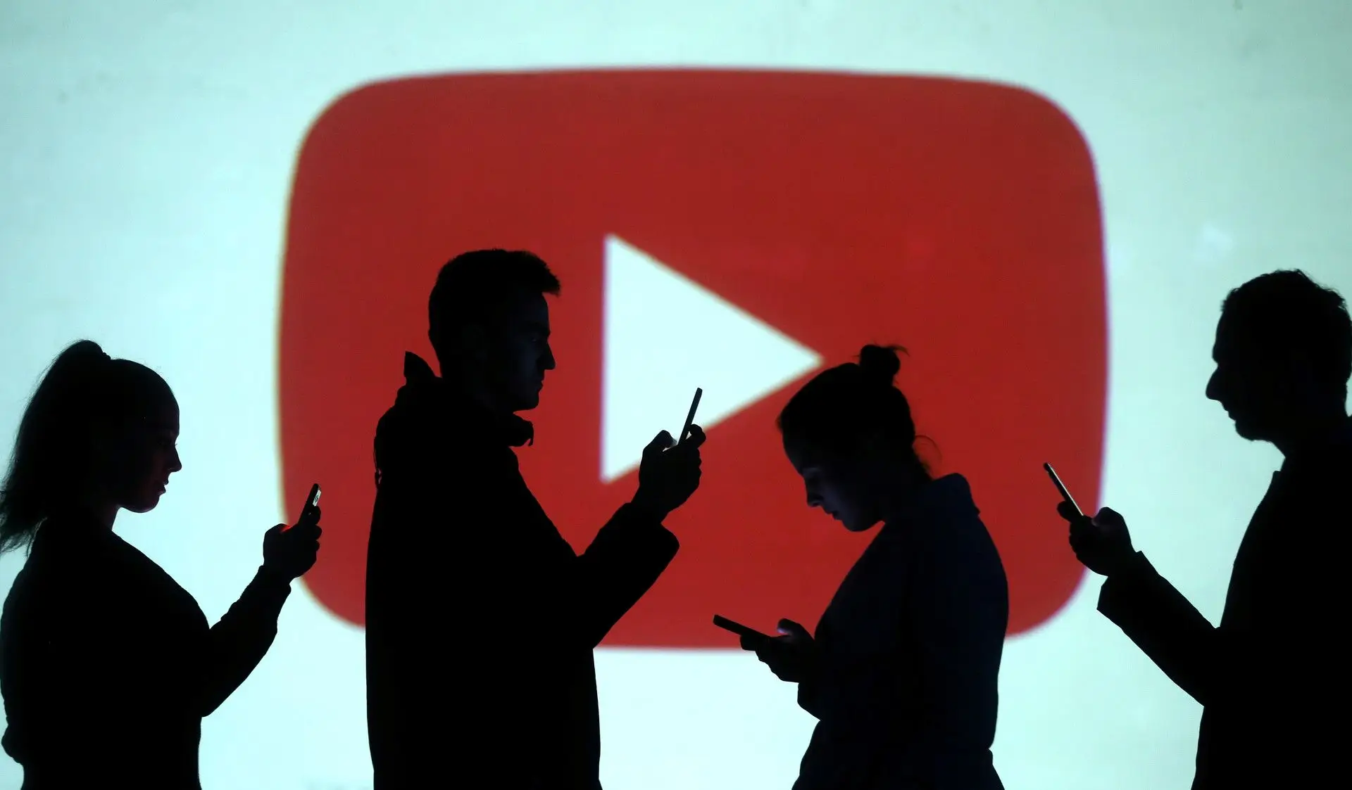 O seu filho quer criar um canal de Youtube? Eis alguns conselhos úteis para os pais
