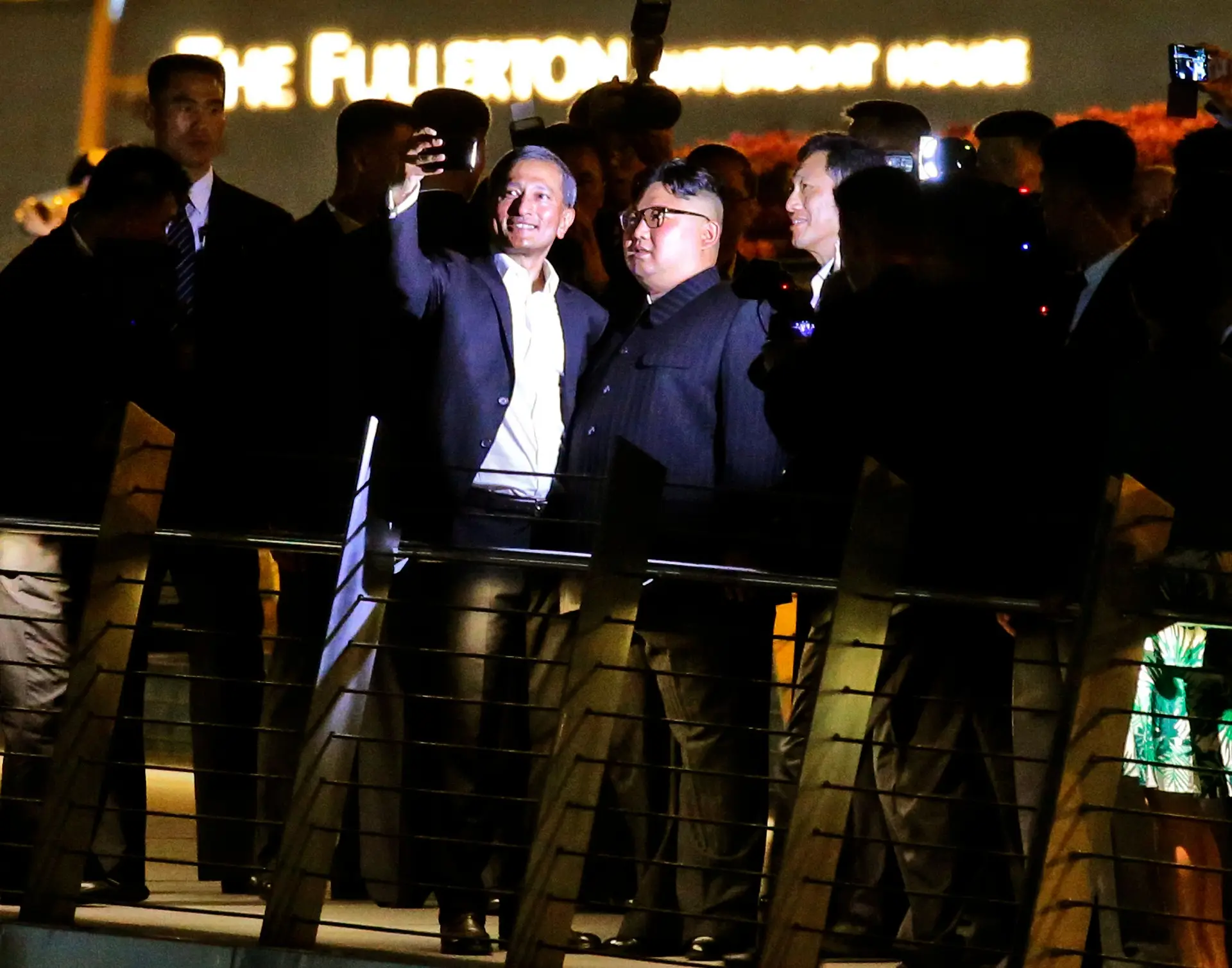 Preparação ou diversão? Antes do encontro com Trump, Kim Jong-un saiu à noite em Singapura