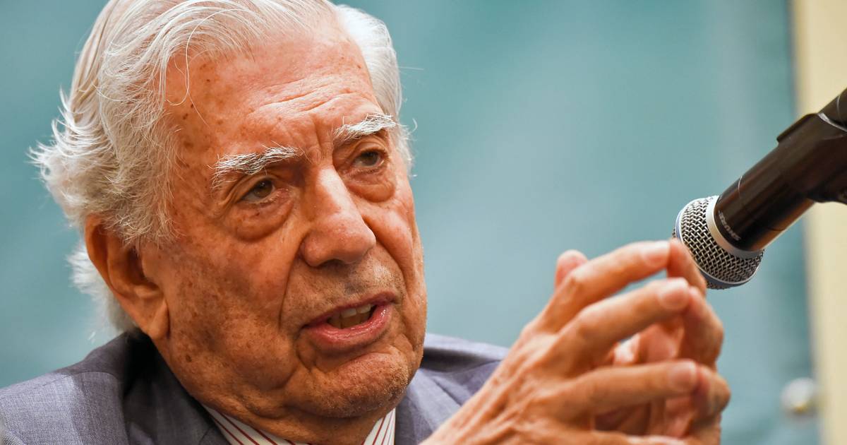 Mario Vargas Llosa entra na Academia Francesa, mas não escreve em francês