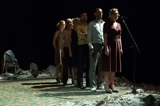 A companhia grega traz até ao Porto o cenário trágico e apocalíptico da implosão da Europa