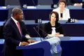 Discurso histórico de João Lourenço em Estrasburgo sem referências a Portugal mas as relações “estão boas”