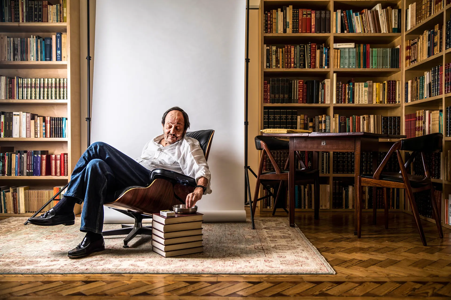Vasco Pulido Valente, fotografado em julho de 2018, em sua casa na Avenida de Paris, em Lisboa