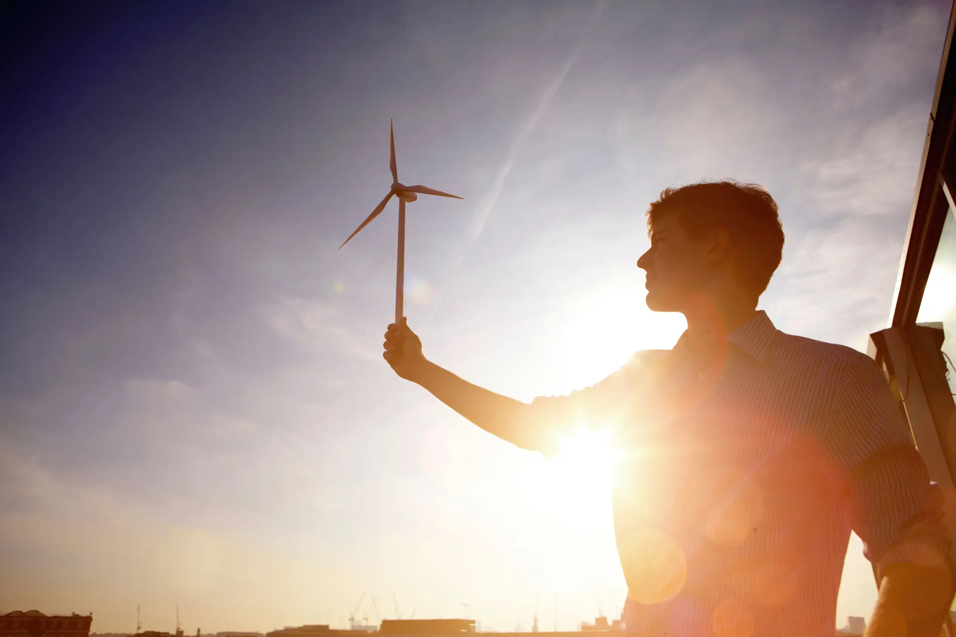 Em março deste ano a produção de eletricidade renovável foi superior  ao consumo, um  marco histórico 