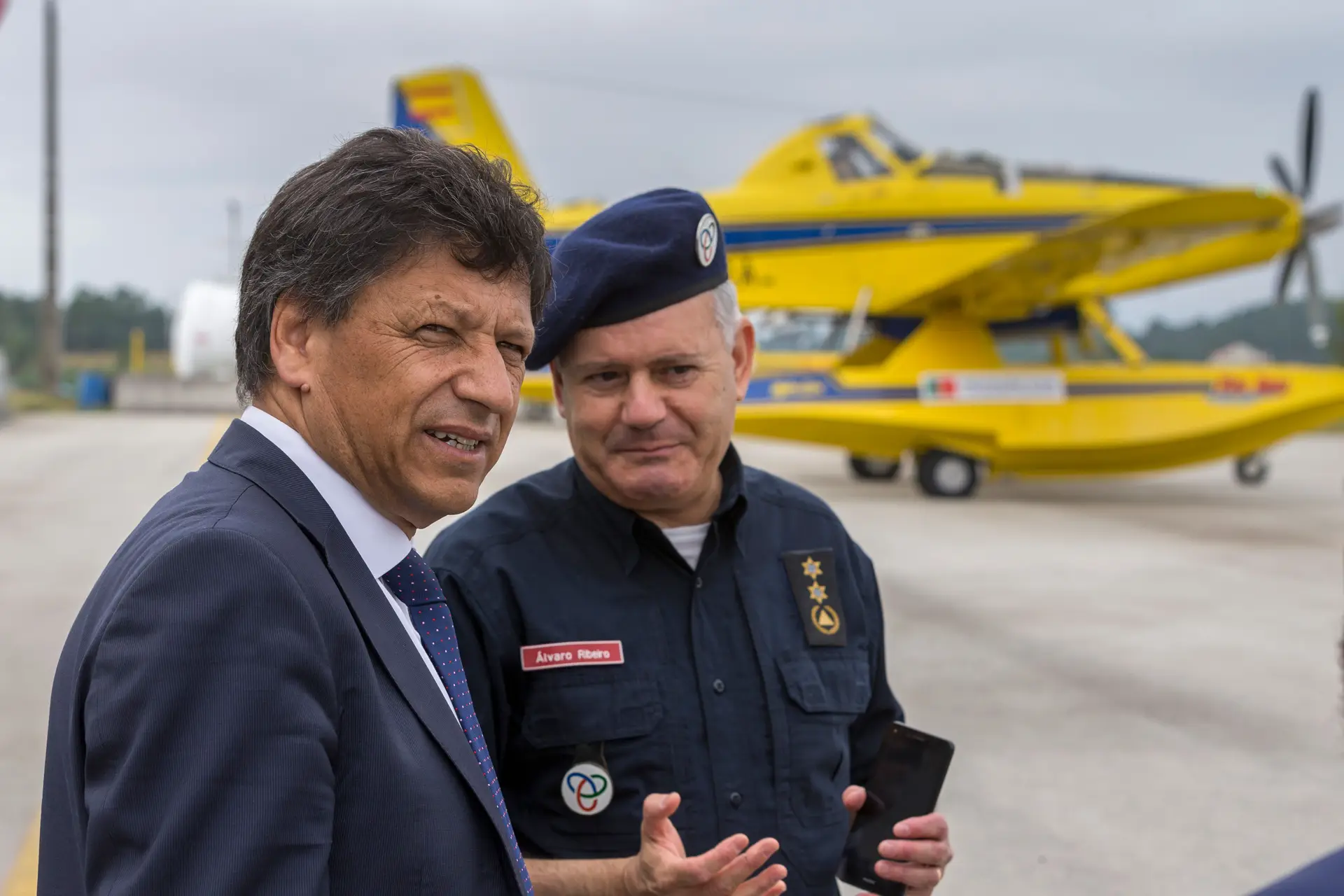 Secretário de Estado da Proteção Civil, José Artur Neves (esq.)