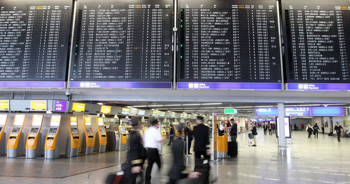 Greve em aeroportos alemães afeta 300.000 passageiros