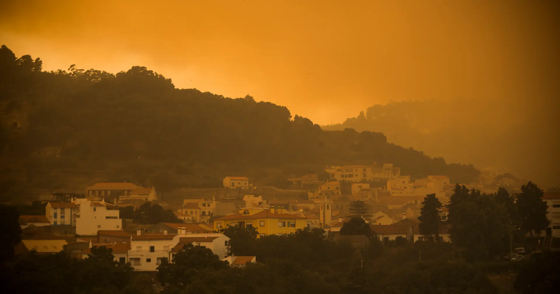 Expresso Vinte E Quatro Concelhos De Cinco Distritos Do País Com Risco Máximo De Incêndio 7679