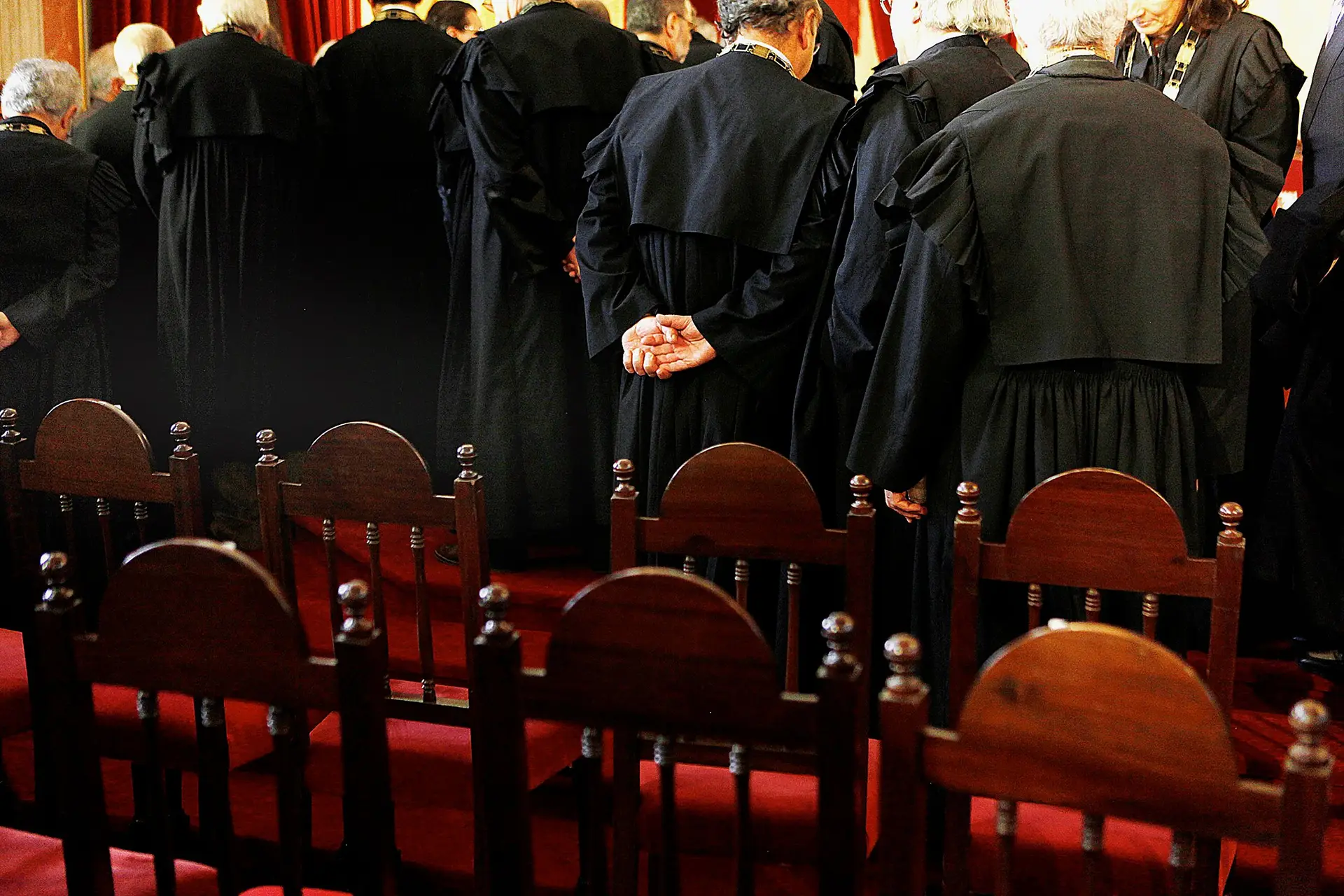 Deputado do PS que negociou aumento de salário dos juízes é casado com juíza