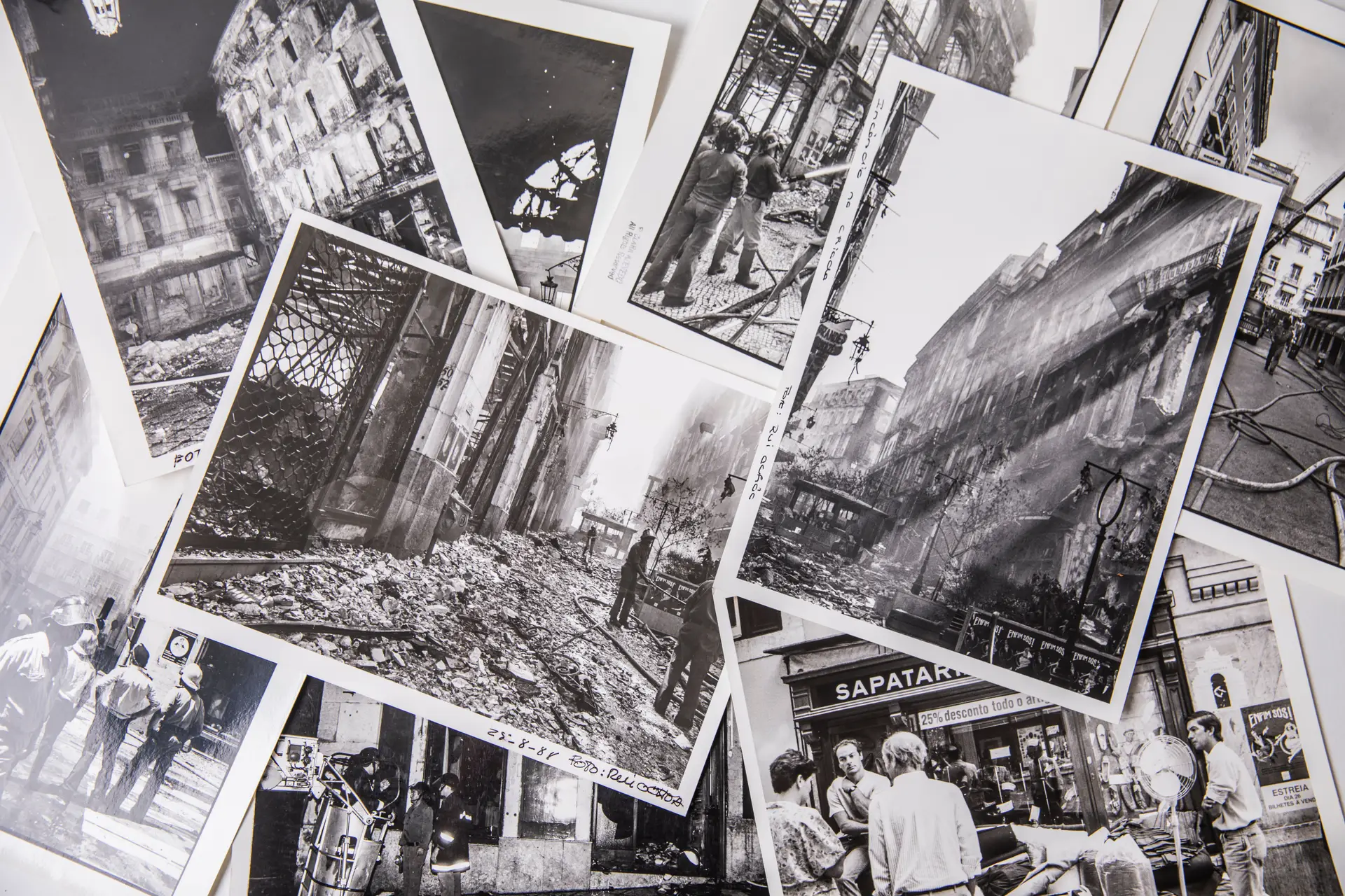 O incêndio no Chiado a 25 de agosto de 1988 destruiu 18 edifícios, alguns dos quais arderam totalmente