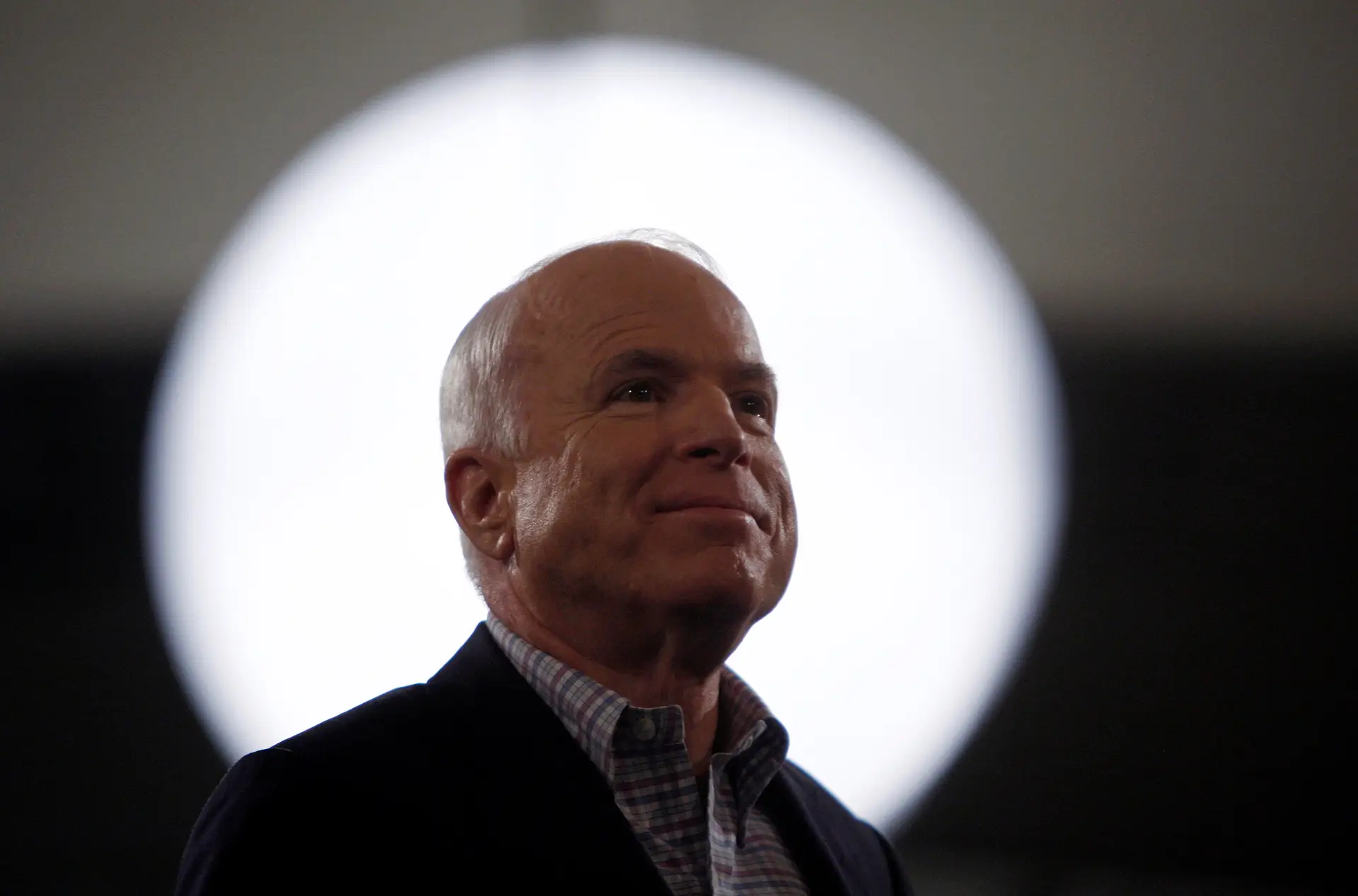 McCain (1936-2018): as reações de Trump e dos ex-Presidentes norte-americanos