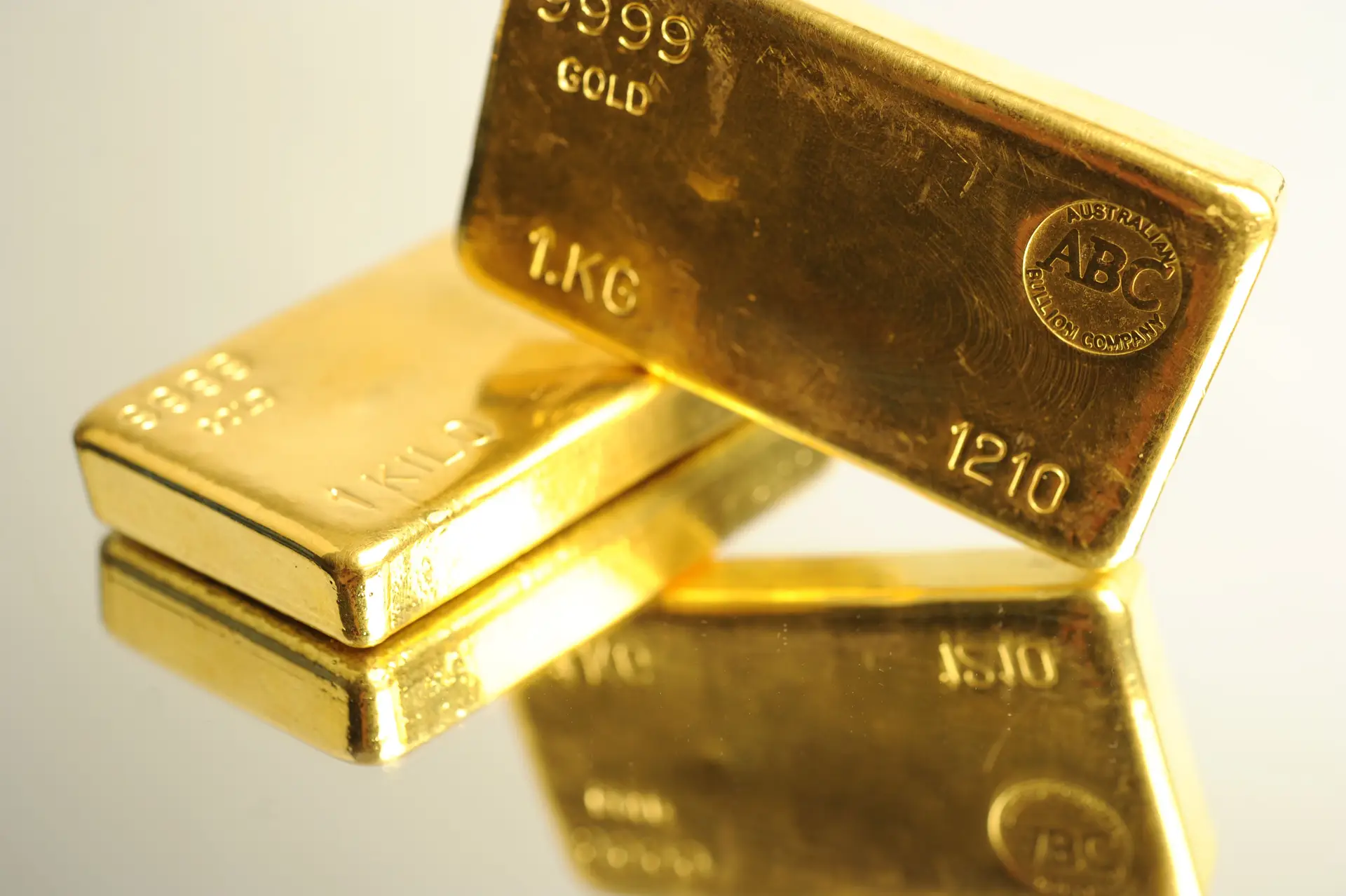 Investimento em ouro: Quanto ganhei (ou perdi) este mês? [Junho 2025]
