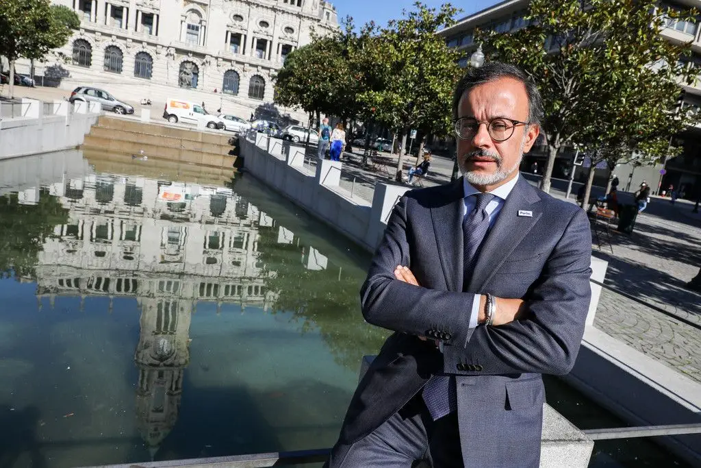 Câmara do Porto: vereador renuncia ao cargo em colisão com Rui Moreira