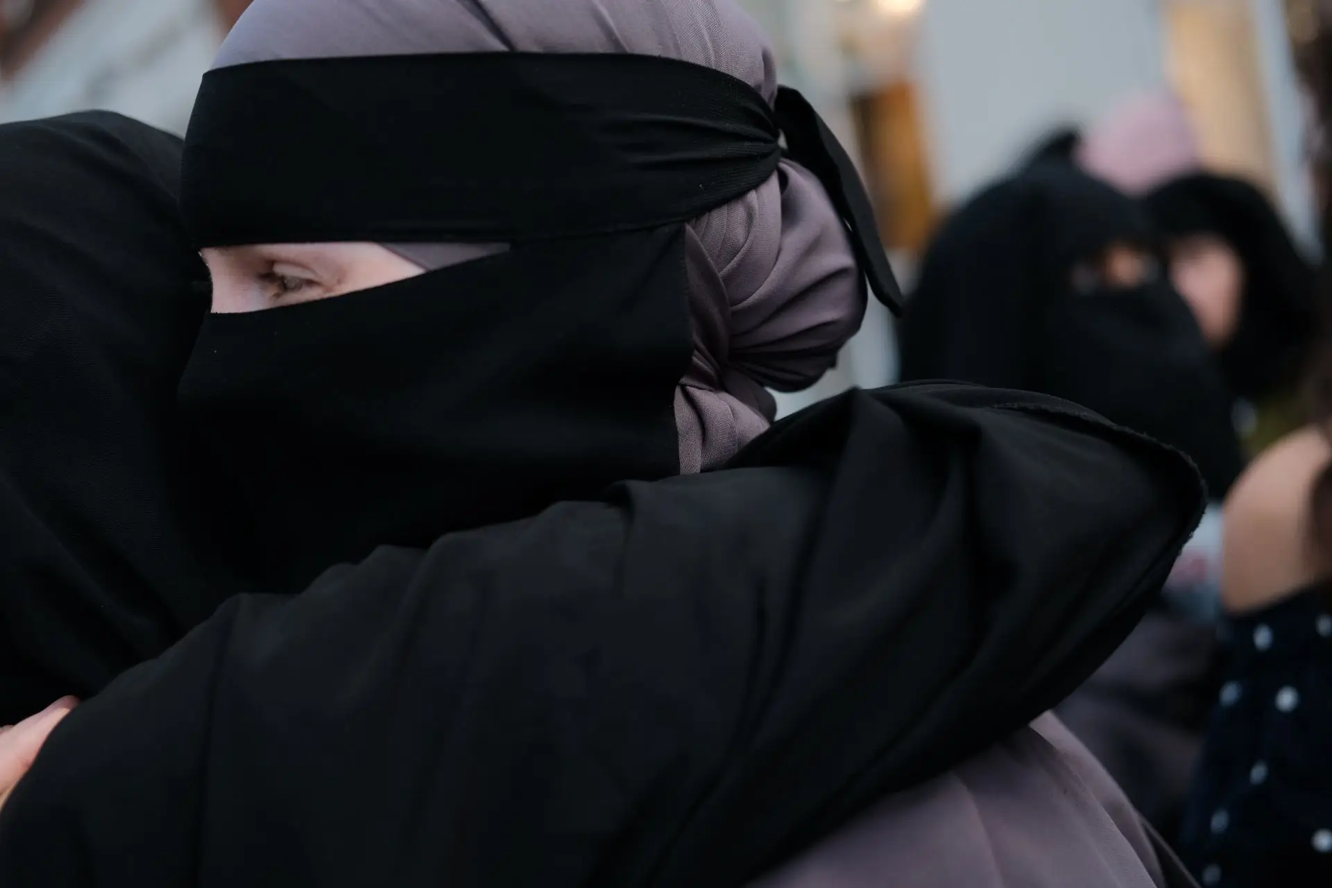 Há mais um cantão suíço que vai proibir o uso da burqa