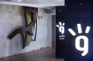 Cada m2 das instalações da empresa, na Quinta da Beloura, não foi deixado ao acaso, o design moderno e as obras de arte povoam toda a sede