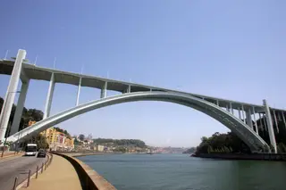 CDU votará contra embargo da obra na escarpa da Arrábida, no Porto, sem investigação prévia