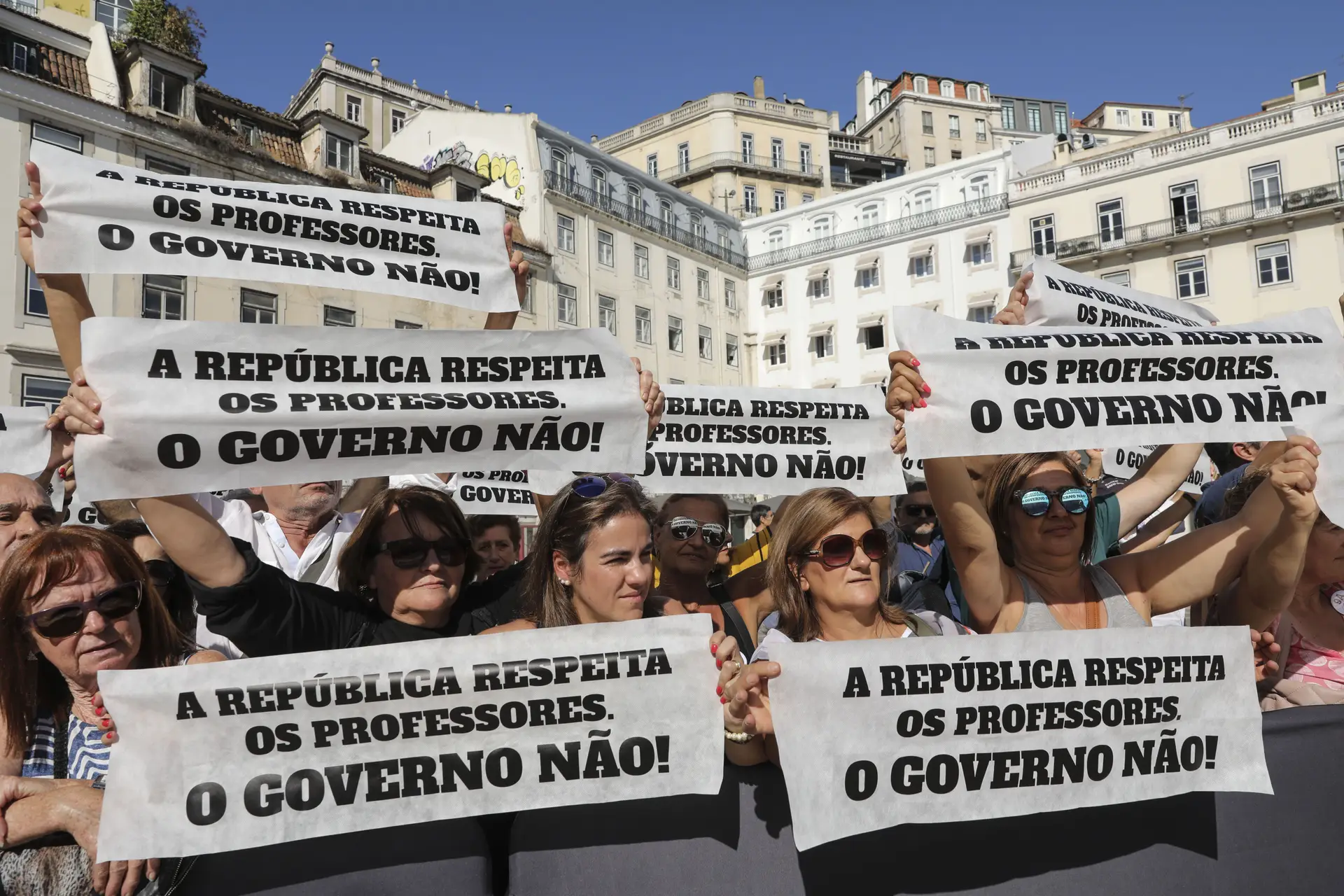 Sindicatos de professores querem que Marcelo vete legislação sobre tempo de serviço
