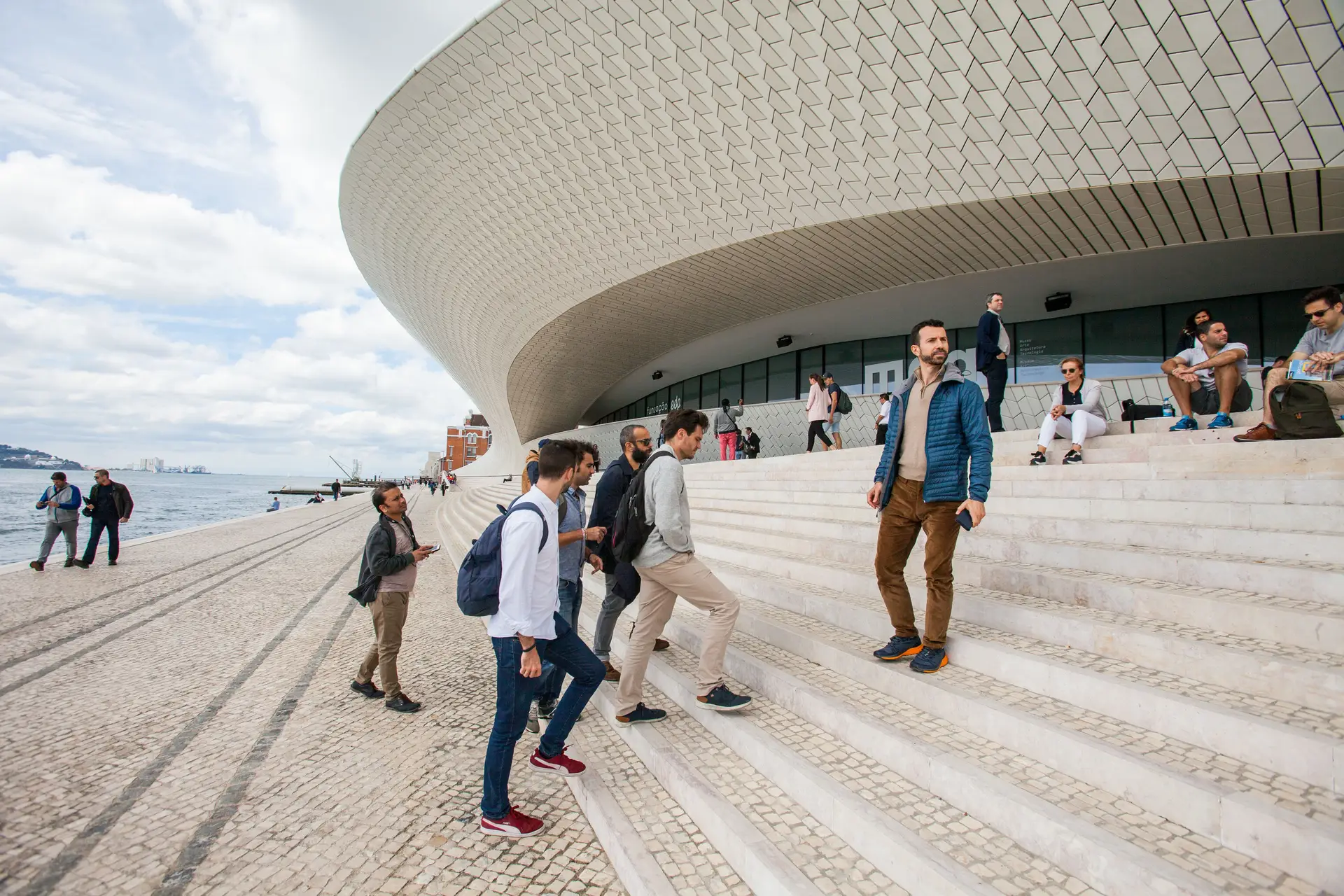 As equipas do Open estiveram a fazer um passeio por Lisboa no arranque do Open