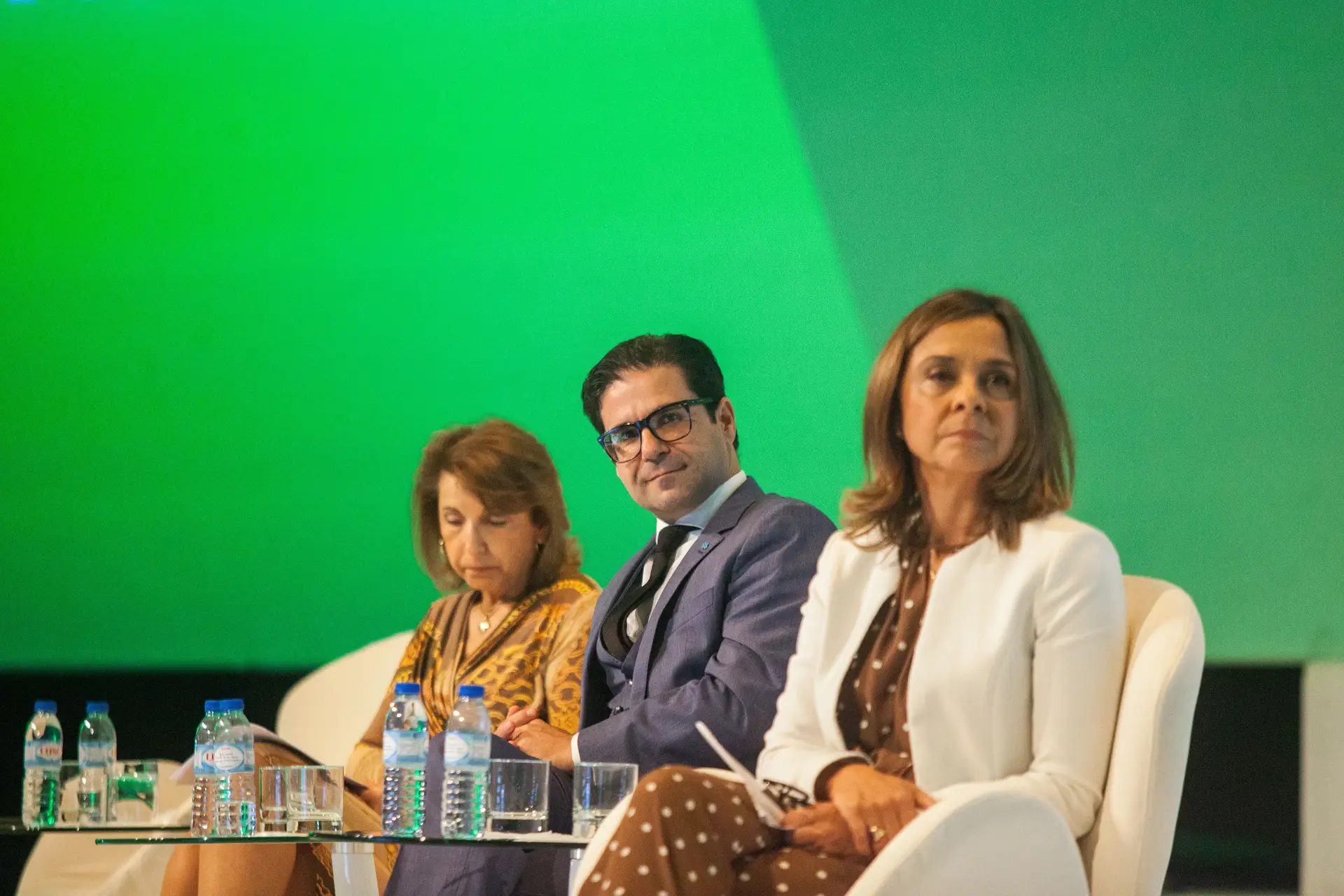 Ana Paula Martins, em primeiro plano, vai liderar o Hospital Santa Maria a partir do início de 2023