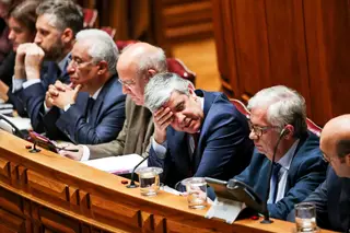 PSD, CDS e BE chumbam taxa de proteção civil na Assembleia da República