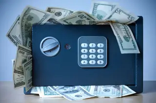 Covid-19. Fundos especulativos ganham biliões com colapso do mercado (só um deles lucrou 4.144%)