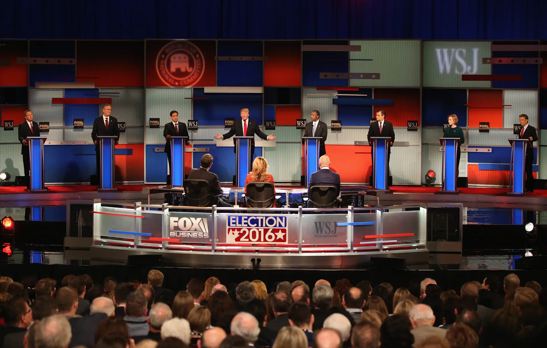 Imagem do debate emitido pela Fox News entre os candidatos republicanos nas eleições primárias que antecederam as presidenciais de 2016 nos Estados Unidos