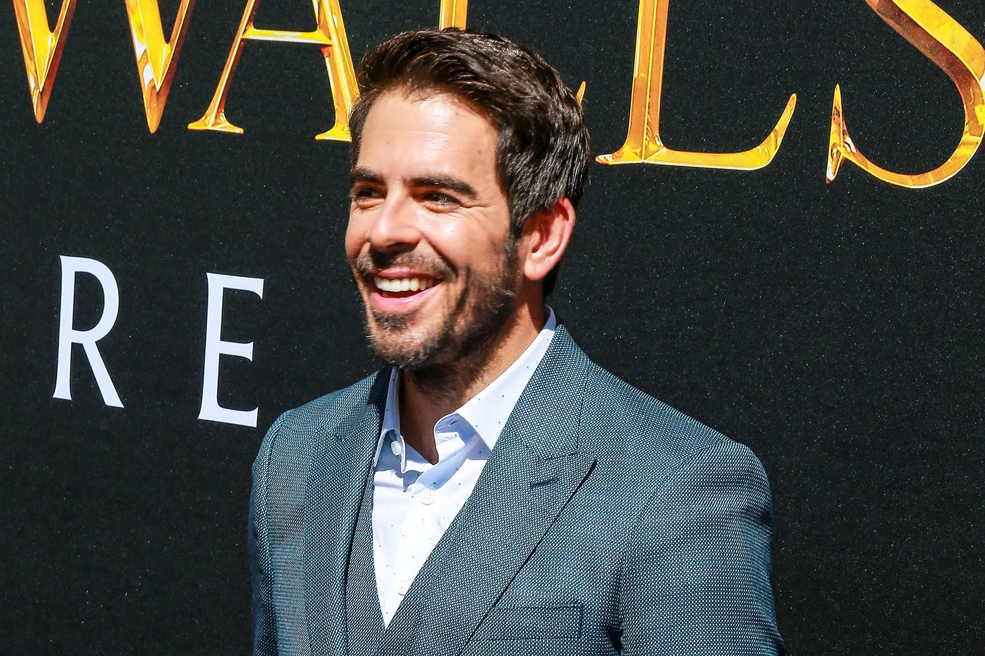 Em “Eli Roth´s History of Horror”, o ator, realizador, produtor e argumentista facilita-nos a vida no modo como apresenta a sua história do terror no cinema: sete episódios que são, na realidade, sete capítulos que separam outros tantos temas – zombies, assassinos violentos (dois episódios, anos 80 e 90), demonologia, monstros, vampiros e fantasmas