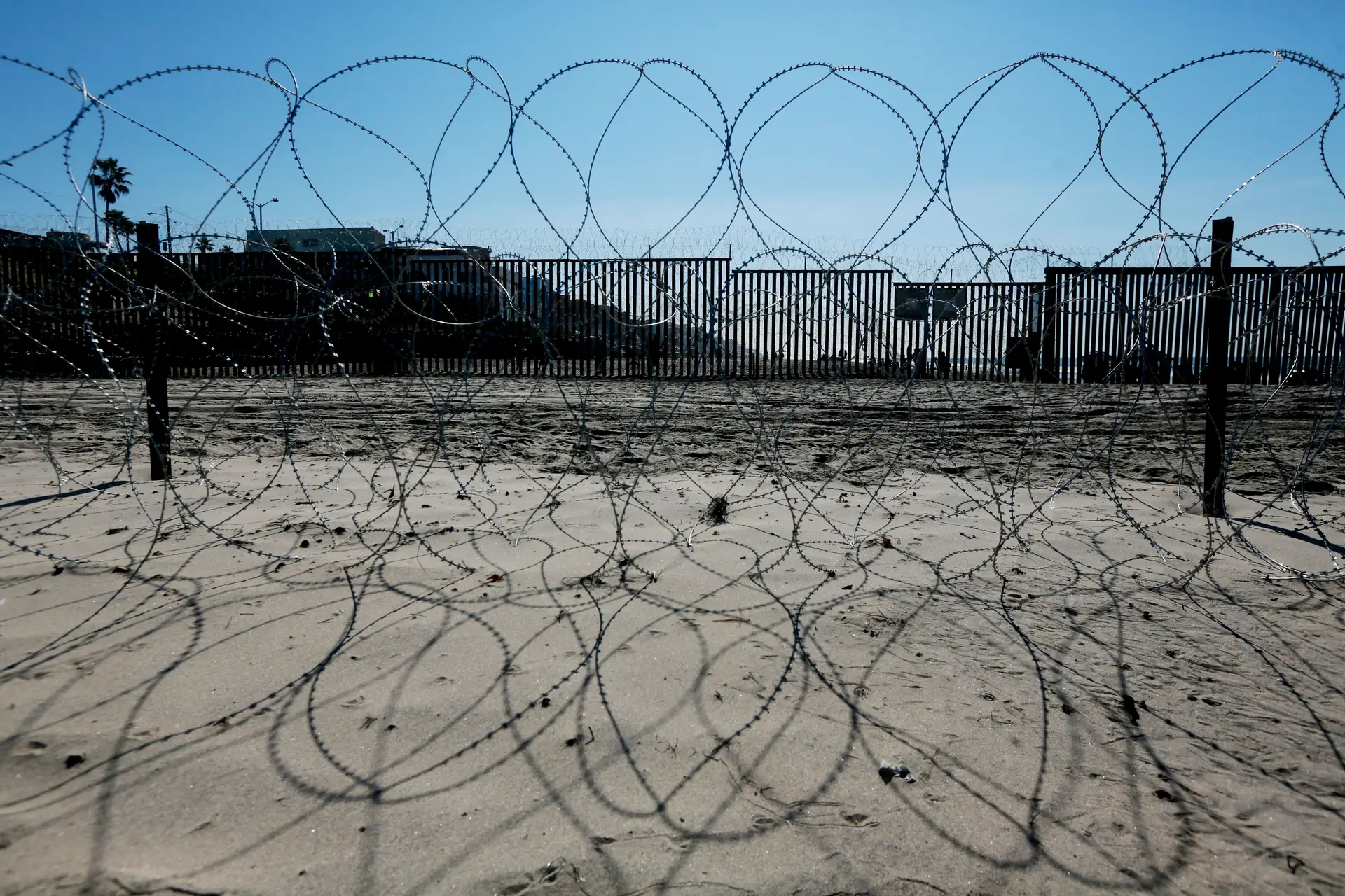 Ted Cruz insiste em pôr “El Chapo” a financiar muro na fronteira entre EUA e México