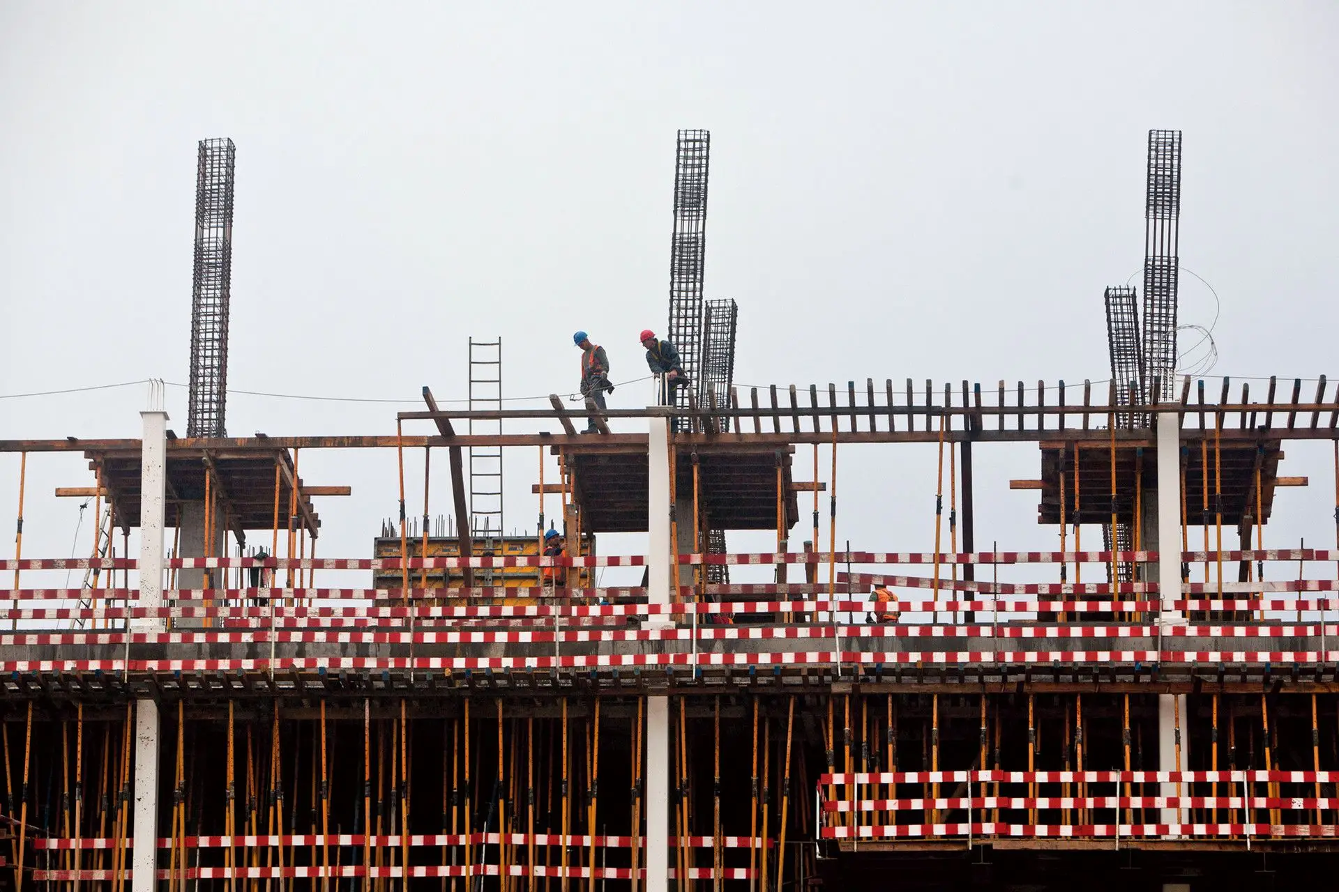 Mão de obra impulsiona subida dos custos de construção de habitação nova