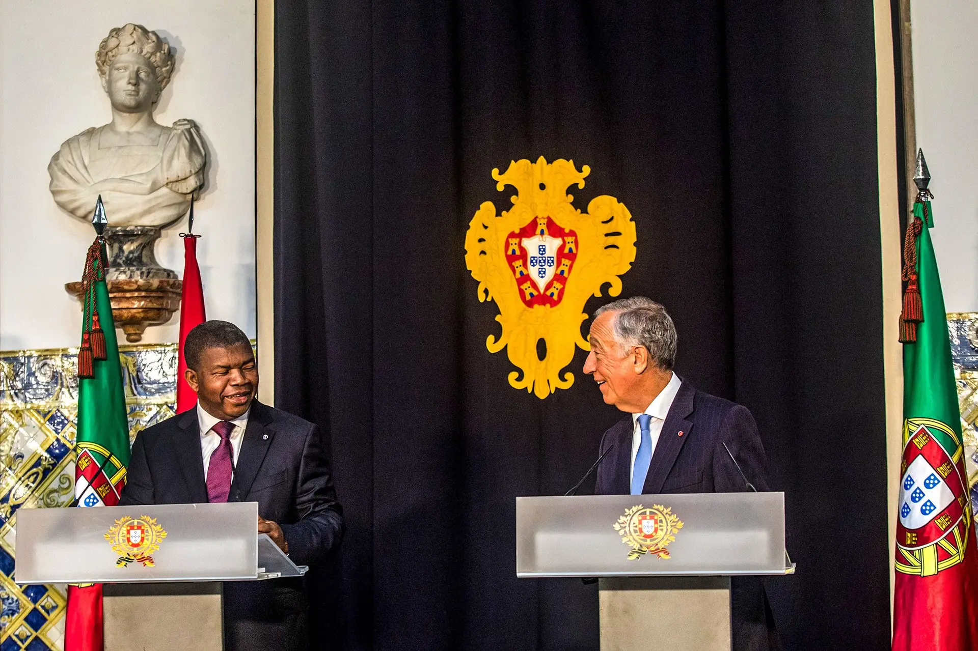 João Lourenço, Presidente angolano, e Marcelo Rebelo de Sousa, na conferência de imprensa após o encontro entre os dois no Palácio de Belém 