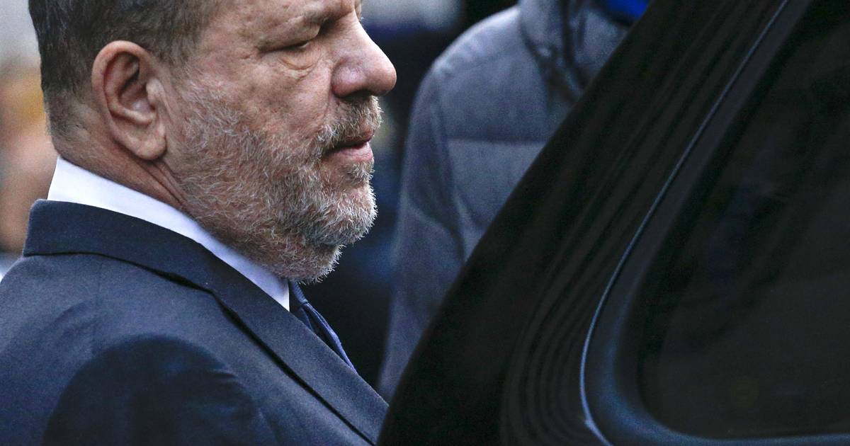 Ex-produtor de cinema Harvey Weinstein sentenciado a mais 16 anos de prisão por crimes de violação e agressão sexual