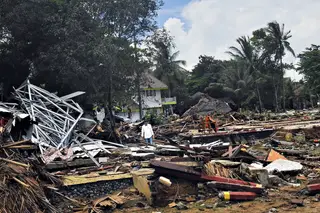 Tsunami na Indonésia provoca 373 mortos