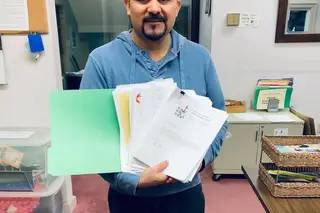 Há 400 dias que Nelson está fechado numa igreja. Se sair, prendem-no