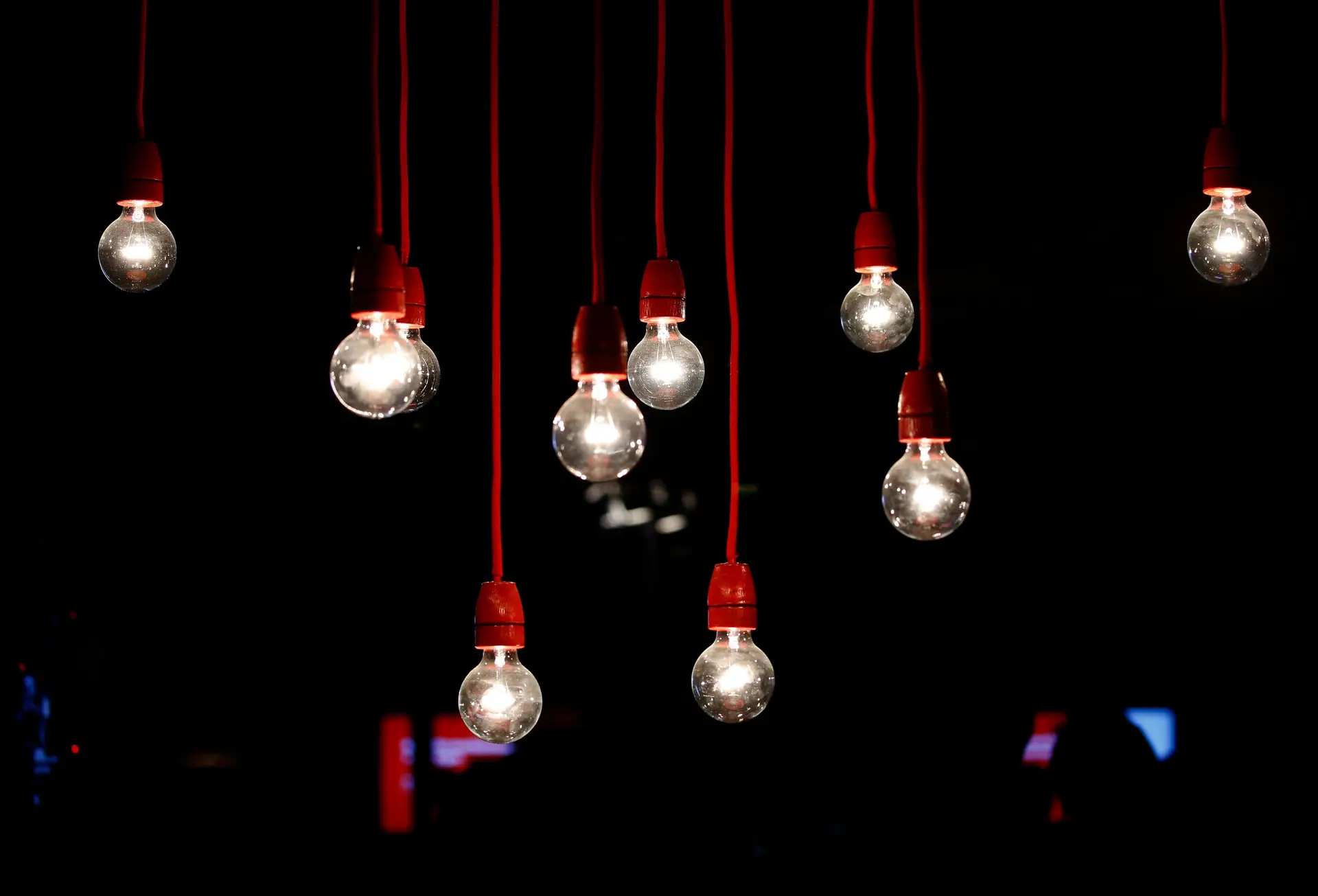 Cai o primeiro comercializador de eletricidade em Portugal vítima da crise energética. Clientes passam para tarifas reguladas