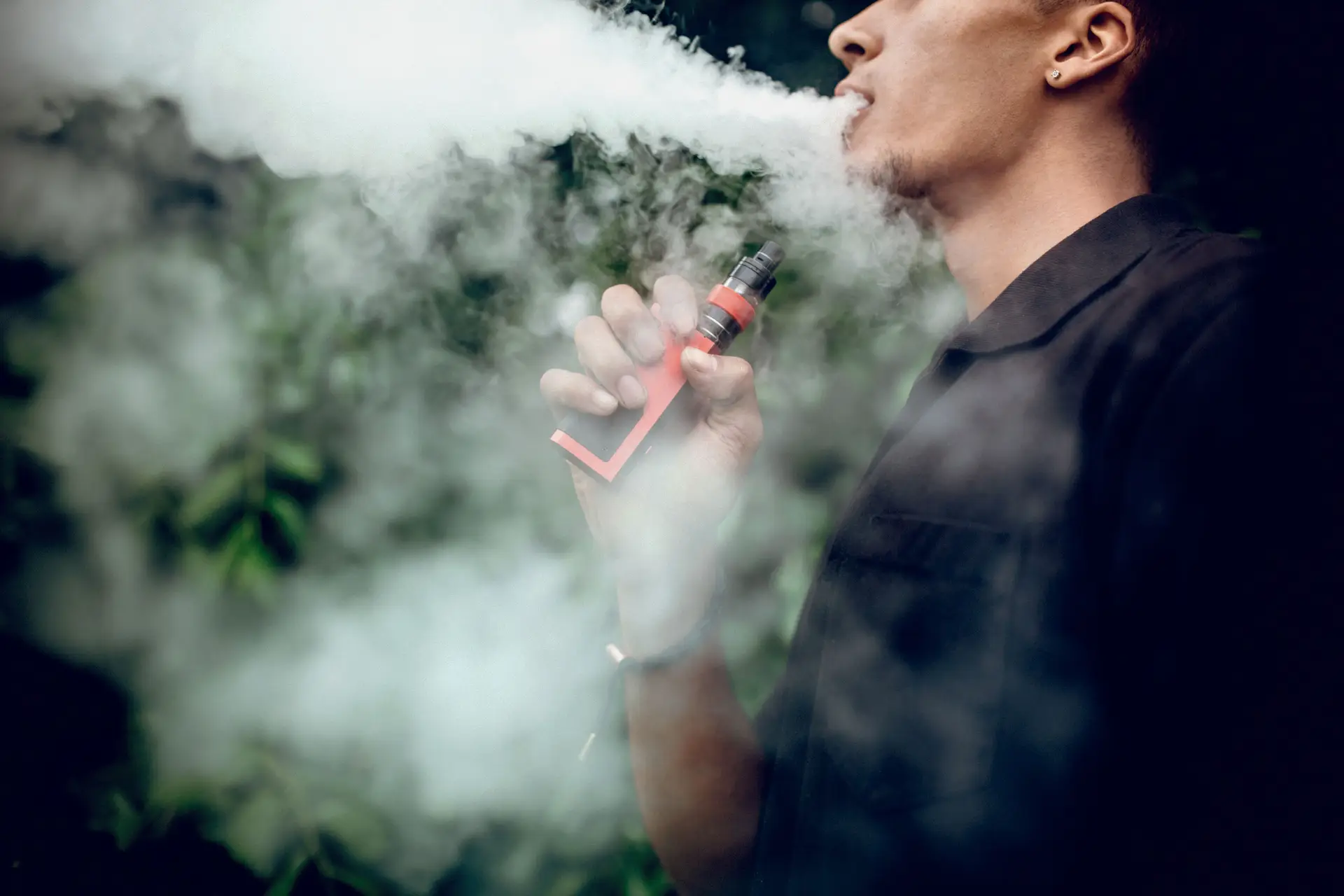 Cigarros eletrónicos: Mortes e doenças pulmonares fazem soar alarmes nos EUA