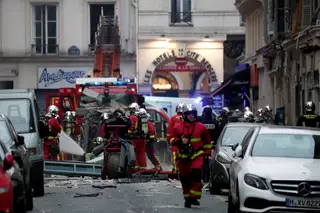 Autoridades corrigem informação: dois mortos e dezenas de feridos em explosão de padaria em Paris