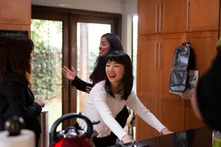 Marie Kondo apresenta truques de limpeza para vidas virtuais mais asseadas