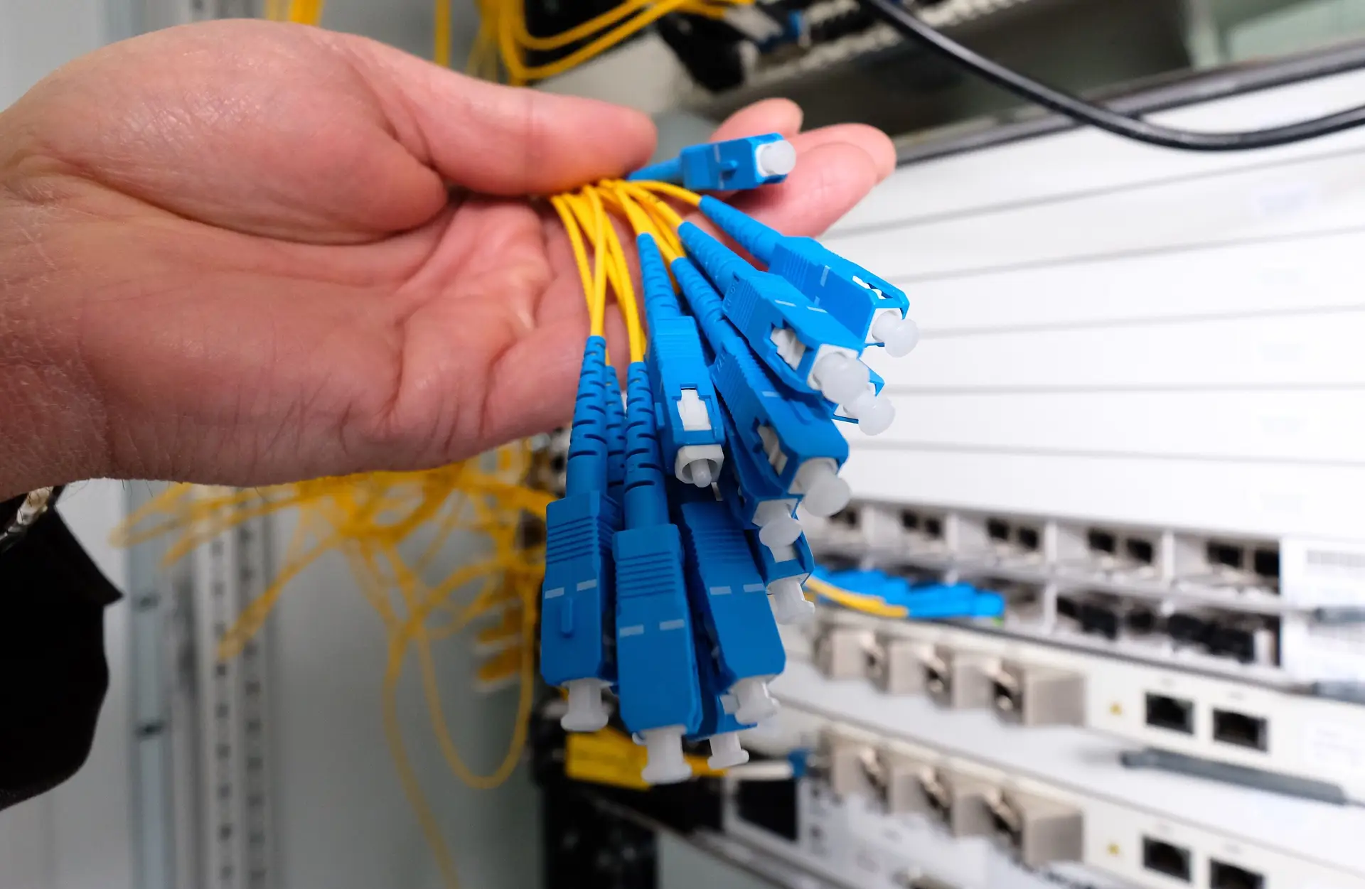 DST avança com projeto de investigação na área da fibra óptica