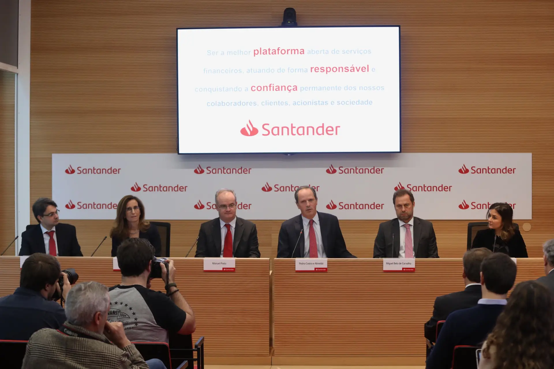 Santander em Portugal entrega €495 milhões a Espanha
